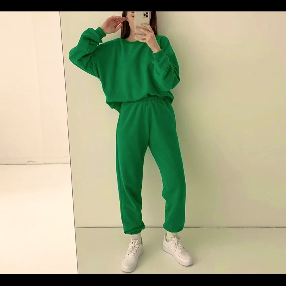 Tracksuit. New. Perfect condition